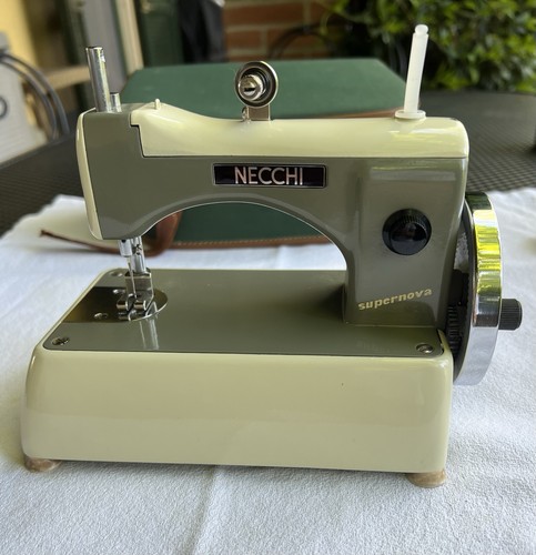 Macchina cucire mini - macchina, necchi