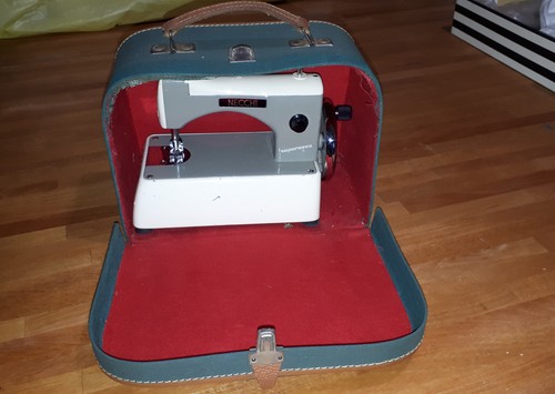Macchina cucire mini necchi - cucire,